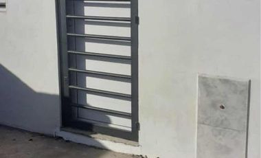 Casa en venta - 3 Dormitorios 1 Baño - Cocheras - 80Mts2 - Mar del Tuyú