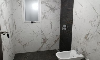 Departamento 4 ambientes con cochera en Villa Sarmiento - Excelente oportunidad