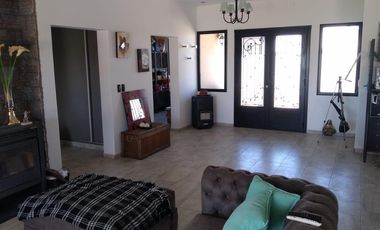 Casa en venta - 3 Dormitorios 2 Baños - 803Mts2 - Guernica