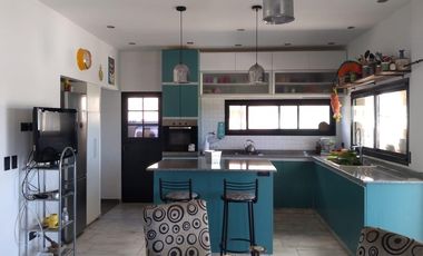 Casa en venta - 3 Dormitorios 2 Baños - 803Mts2 - Guernica