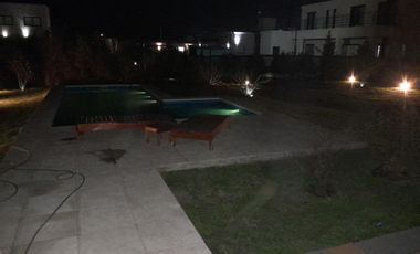 Casa en venta - 3 Dormitorios 2 Baños - 803Mts2 - Guernica