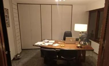 Casa en venta - 3 Dormitorios 3 Baños - 380Mts2 - Lanús Oeste