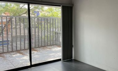 Edificio en renta para oficinas con estacionamiento en la Felix Ireta, Morelia