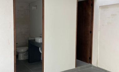 Edificio en renta para oficinas con estacionamiento en la Felix Ireta, Morelia