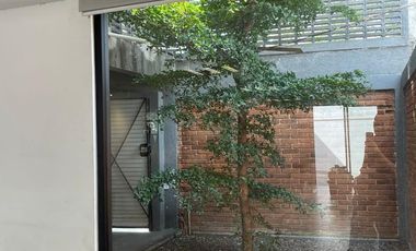 Edificio en renta para oficinas con estacionamiento en la Felix Ireta, Morelia