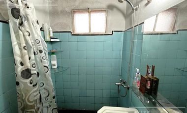 Casa en venta, 3 ambientes, en Quilmes , Oportunidad , a Reciclar