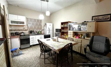 Casa en venta, 3 ambientes, en Quilmes , Oportunidad , a Reciclar