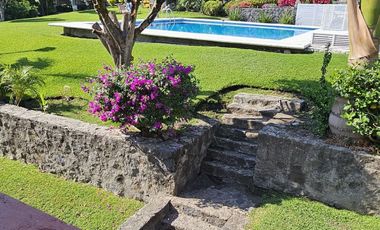Casa en fraccionamiento privado con alberca