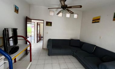 Casa en fraccionamiento privado con alberca