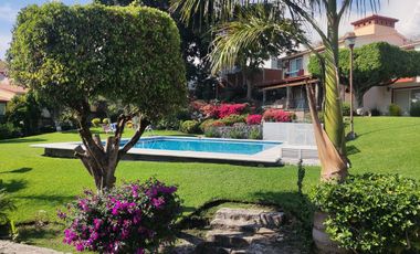 Casa en fraccionamiento privado con alberca