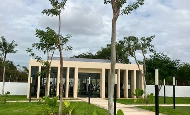 Casa Residencial en Cholul, 4 recámaras y piscina en Residencial