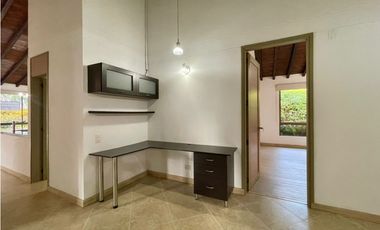 Casa campestre en exclusiva parcelación Llano Grande