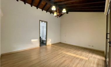 Casa campestre en exclusiva parcelación Llano Grande