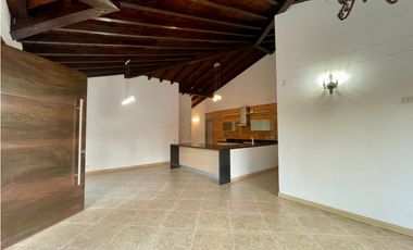 Casa campestre en exclusiva parcelación Llano Grande