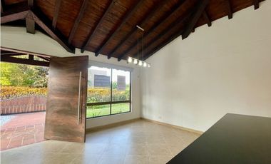 Casa campestre en exclusiva parcelación Llano Grande