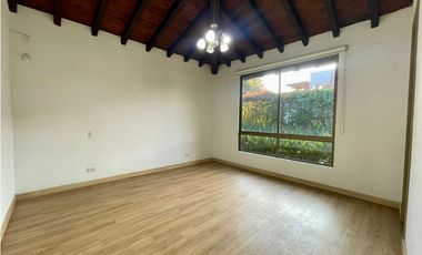 Casa campestre en exclusiva parcelación Llano Grande