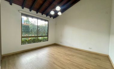 Casa campestre en exclusiva parcelación Llano Grande