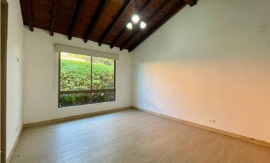Casa campestre en exclusiva parcelación Llano Grande