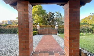 Casa campestre en exclusiva parcelación Llano Grande