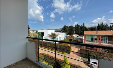 Rentamos hermosa casa en Chía !!