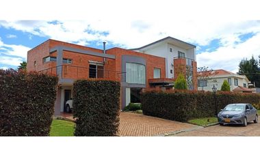 Rentamos hermosa casa en Chía !!