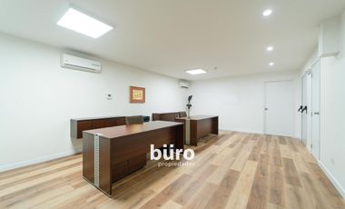 MODERNA OFICINA EN VENTA EN  ZONA COMERCIAL DE BARRANCO