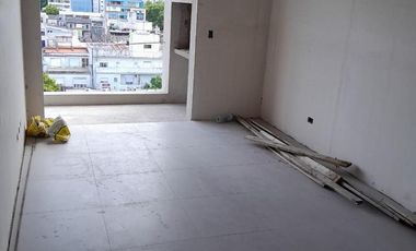 Edificio en construcción Departamento en venta de amplios 2 ambientes en San Martín centro