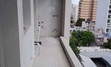 Edificio en construcción Departamento en venta de amplios 2 ambientes en San Martín centro