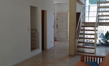 Hermosa casa 5 ambientes moderna  impecable