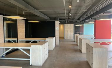 ARRIENDO Oficina habilitada de 697,70 m2, Metro Pedro de Valdivia