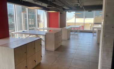 ARRIENDO Oficina habilitada de 697,70 m2, Metro Pedro de Valdivia