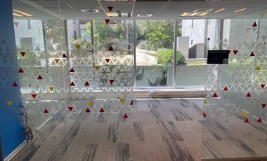 ARRIENDO Oficina habilitada de 983,00 m2, Metro Pedro de Valdivia