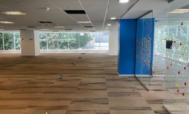 ARRIENDO Oficina habilitada de 983,00 m2, Metro Pedro de Valdivia