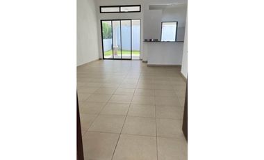 SE ALQUILA CASA EN ECO GARDEN ARRAIJAN