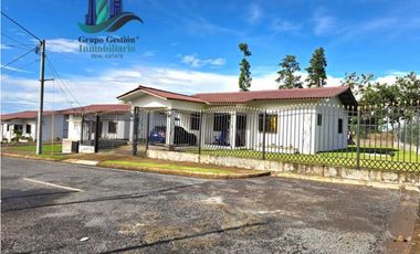 VENDO CASA AMOBLADA EN BOQUETE