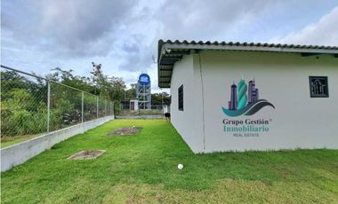VENDO CASA AMOBLADA EN BOQUETE