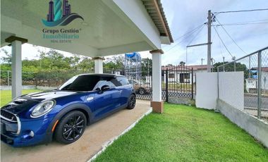 VENDO CASA AMOBLADA EN BOQUETE