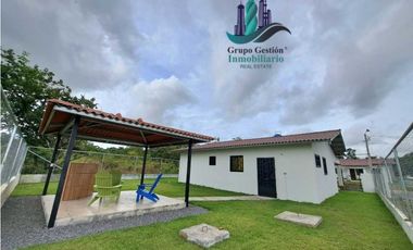 VENDO CASA AMOBLADA EN BOQUETE