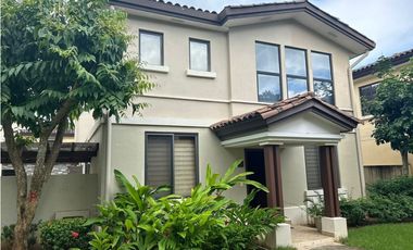 PANAMA PACIFICO / RIVER VALLEY / 273M2 / 3 HAB / PISCINA / OFICINA