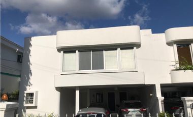 OBARRIO / CASA DE DOS NIVELES /  RESIDENCIAL O COMERCIAL /  500M2