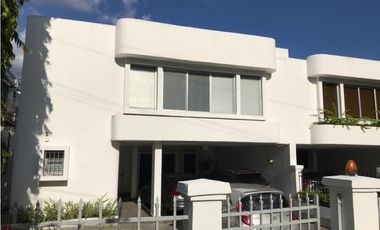 OBARRIO / CASA DE DOS NIVELES /  RESIDENCIAL O COMERCIAL /  500M2