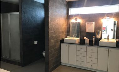 OBARRIO / CASA DE DOS NIVELES /  RESIDENCIAL O COMERCIAL /  500M2