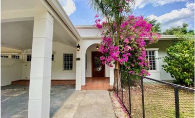 ALBROOK / CASA DE UN NIVEL / 750M2 /  3 HAB / CON TERRAZA / DH