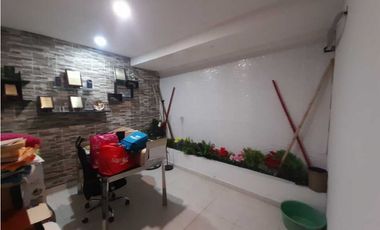 SAN ANTONIO / CASA DE DOS NIVELES / 3 RECAMARAS / OFICINA / 258M2 / YL