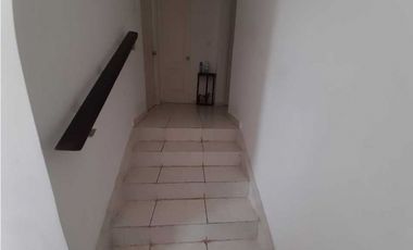 SAN ANTONIO / CASA DE DOS NIVELES / 3 RECAMARAS / OFICINA / 258M2 / YL
