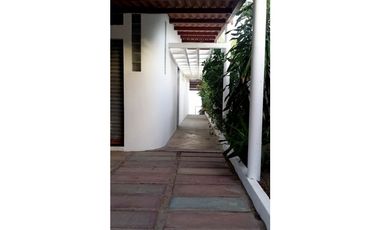 PLAYA CORONA / CASA CON ANEXOS  FRENTE AL MAR / 1100M2