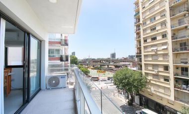 1 ambiente gran al frente con bacón corrido, a metros de Puerto Madero