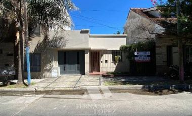 Casa en venta en Bernal Centro