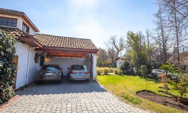 Casa en Venta en Amplia casa en gran terreno. Bernardo Larrain/Cerro Lagunillas. La Loma. Club de Golf Lomas de La Dehesa