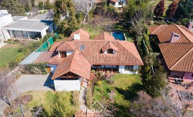 Casa en Venta en Amplia casa en gran terreno. Bernardo Larrain/Cerro Lagunillas. La Loma. Club de Golf Lomas de La Dehesa